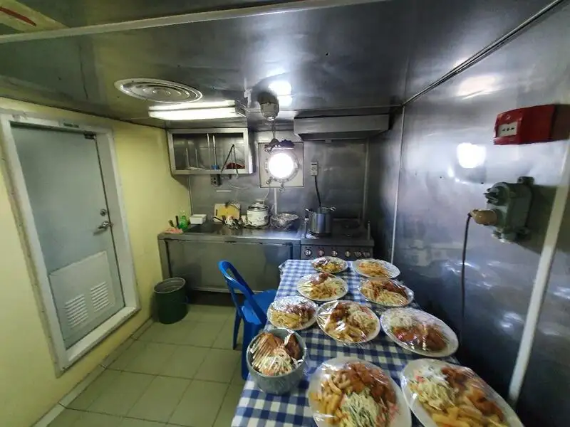Nave refrigerata in vendita