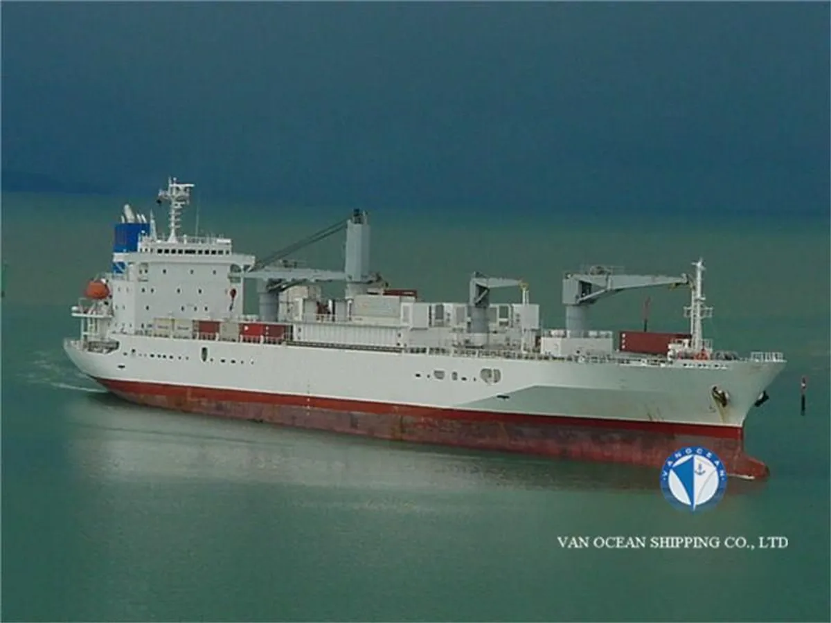 Nave refrigerata in vendita