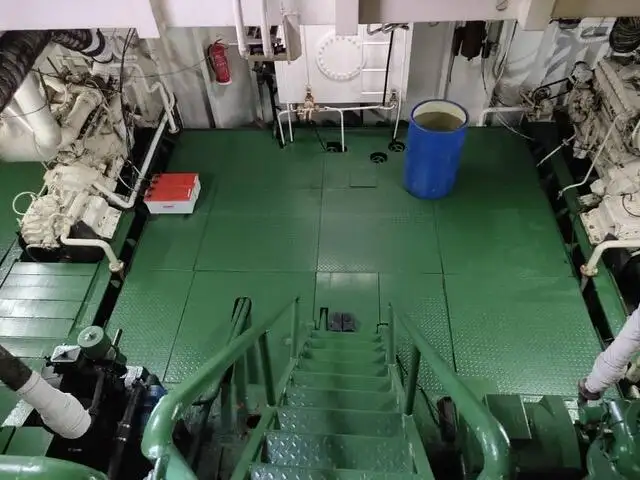 Nave da sbarco, con serbatoi in vendita