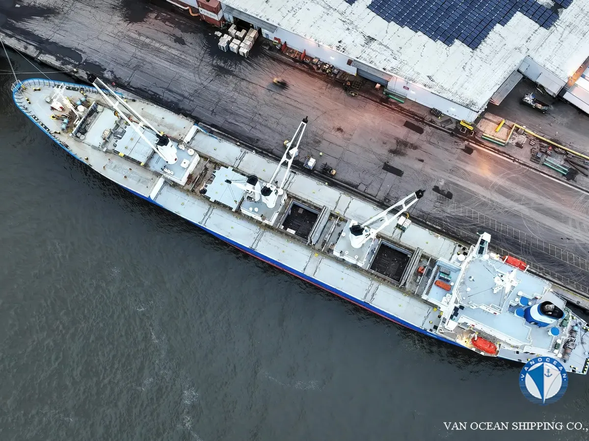 Nave refrigerata in vendita