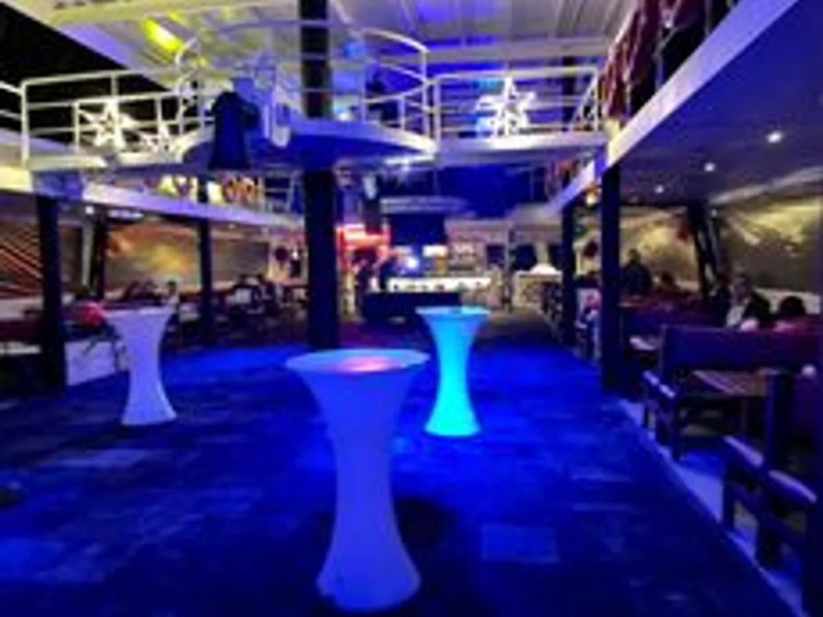 Nave passeggeri in vendita