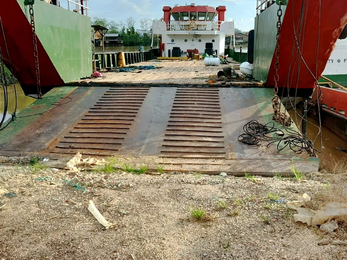 Nave da sbarco, con serbatoi in vendita