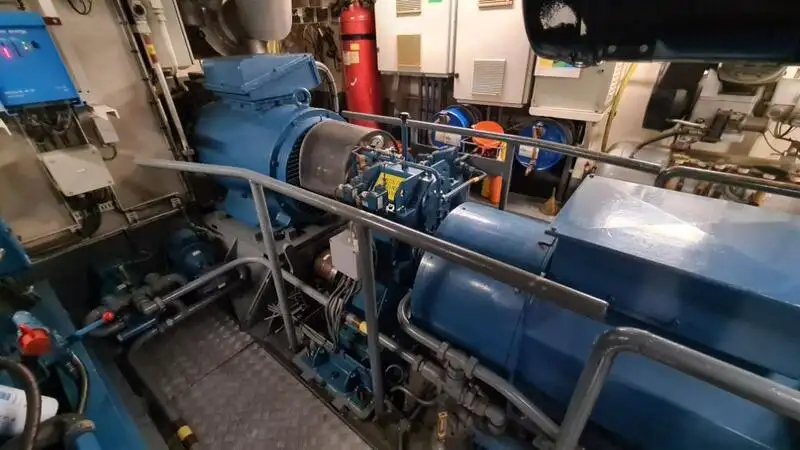 Nave di supporto in vendita