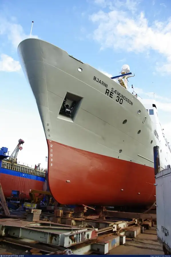Nave da ricerca in vendita
