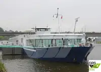 Chiatta adibita ad alloggio in vendita