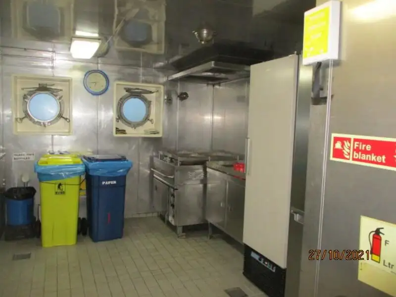 Nave refrigerata in vendita