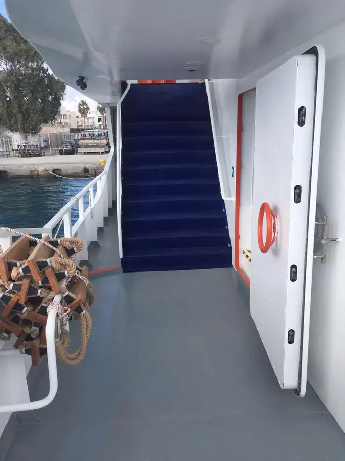 Nave passeggeri in vendita