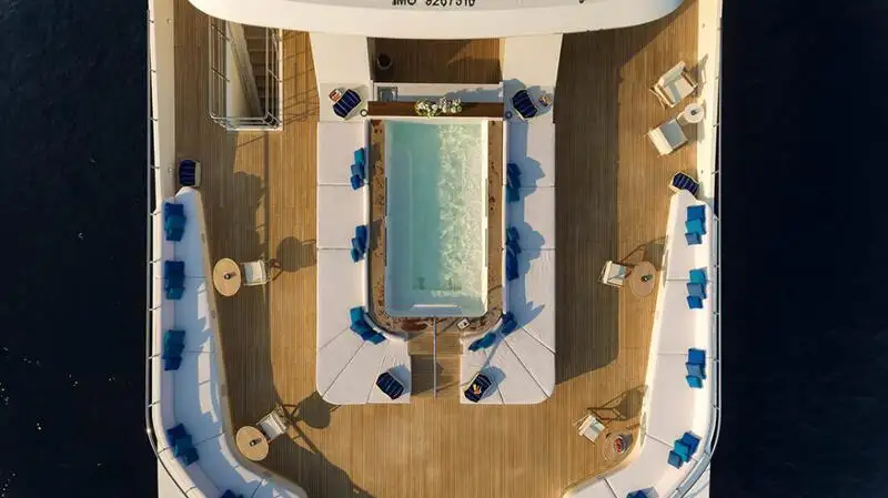 Nave passeggeri in vendita