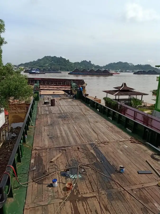 Nave da sbarco, con serbatoi in vendita