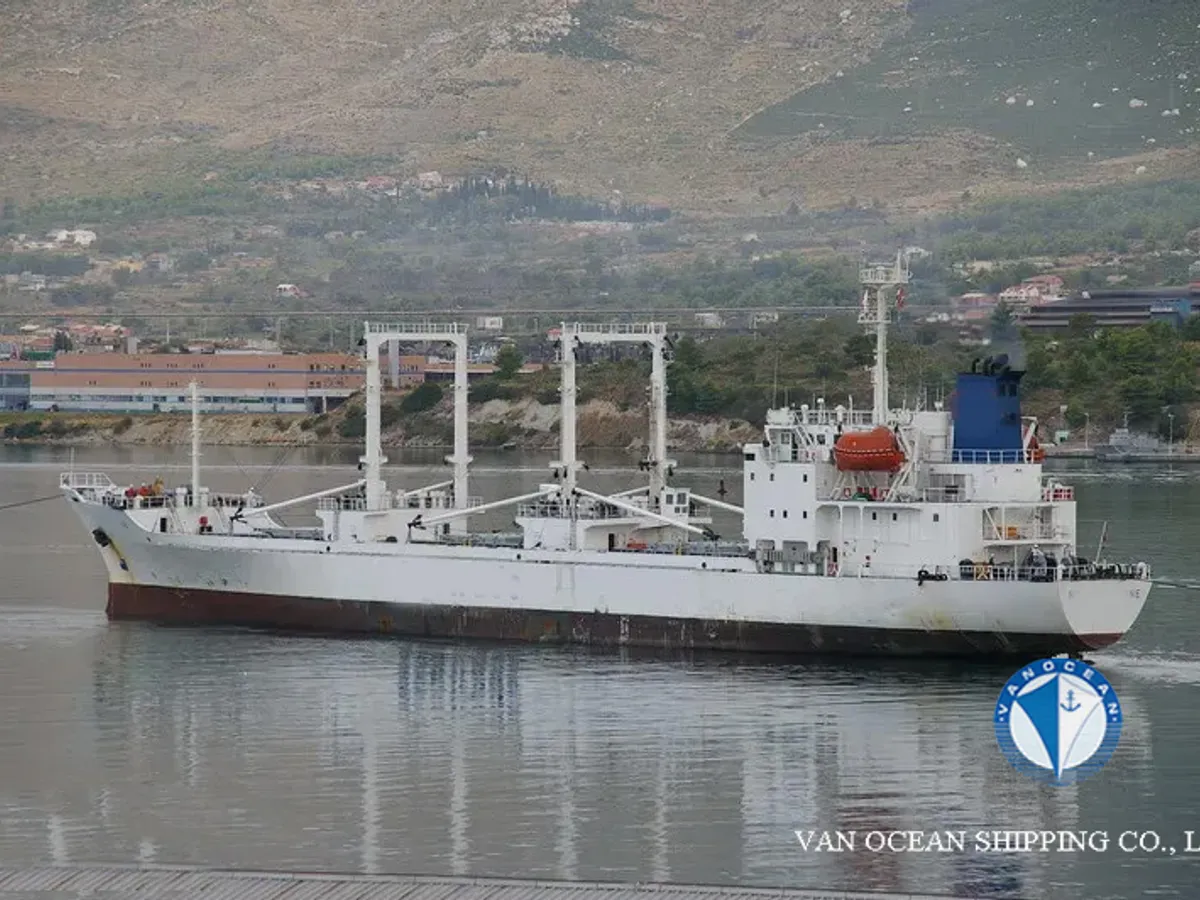 Nave refrigerata in vendita