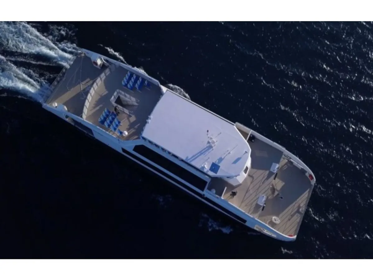 Nave passeggeri in vendita