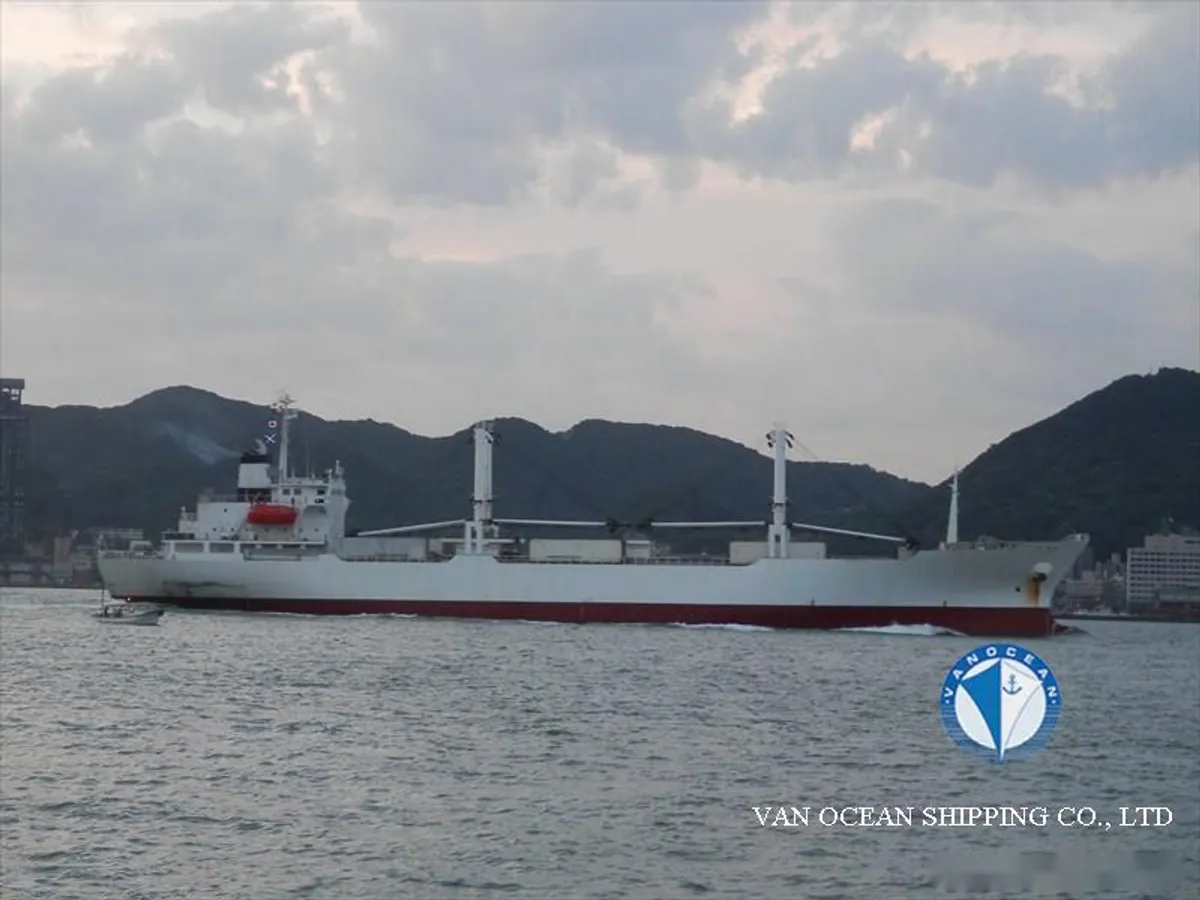 Nave refrigerata in vendita