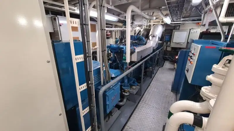 Nave di supporto in vendita