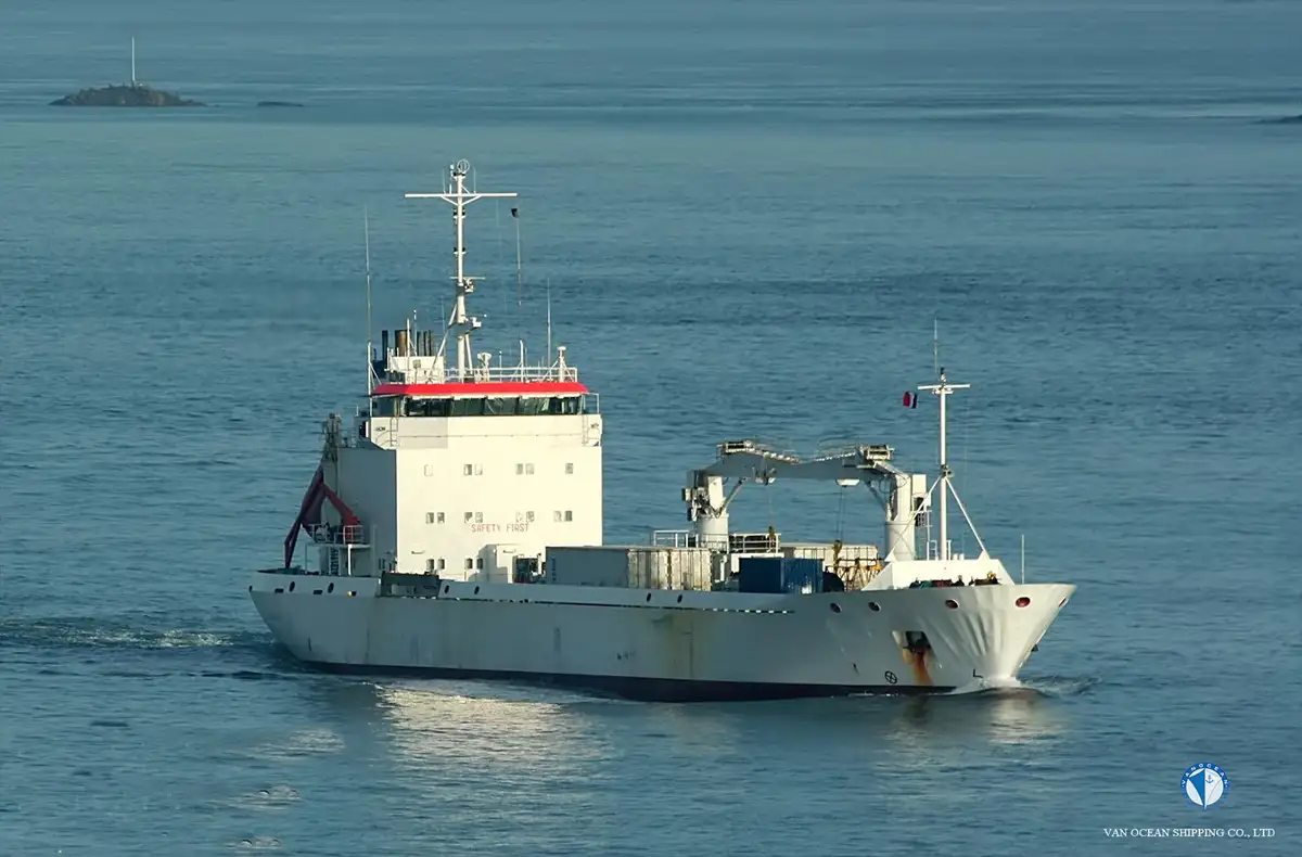 Nave refrigerata in vendita
