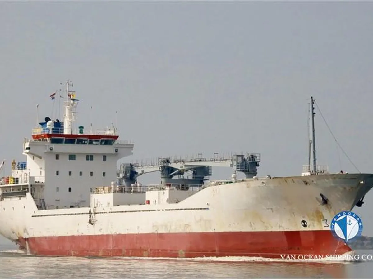 Nave refrigerata in vendita