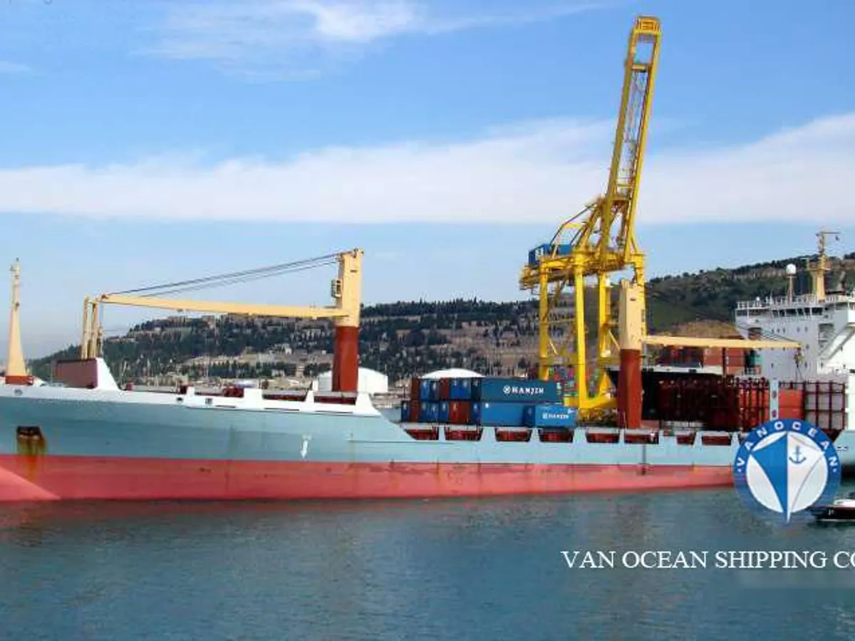 Nave refrigerata in vendita