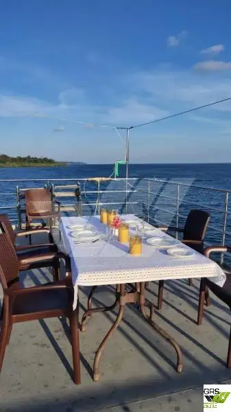 Nave ristorante in vendita