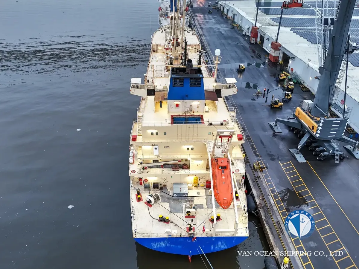 Nave refrigerata in vendita