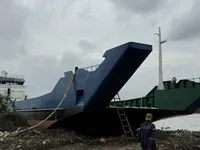 Nave da sbarco, con serbatoi in vendita