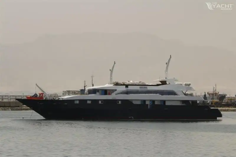 Nave passeggeri in vendita