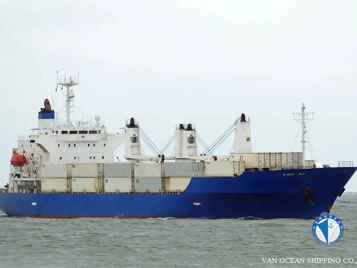Nave refrigerata in vendita