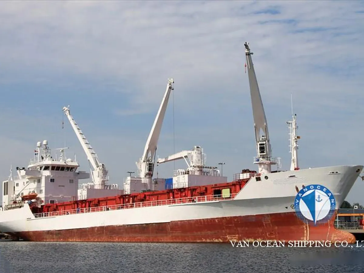 Nave refrigerata in vendita