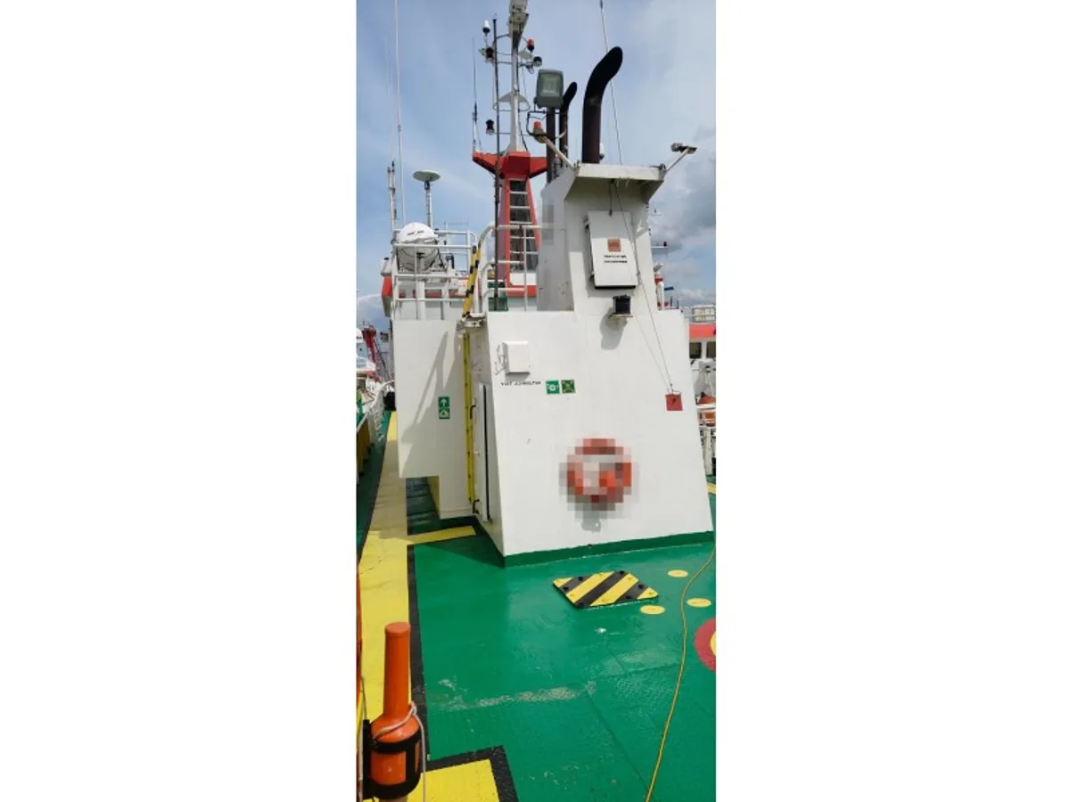 Nave di supporto in vendita