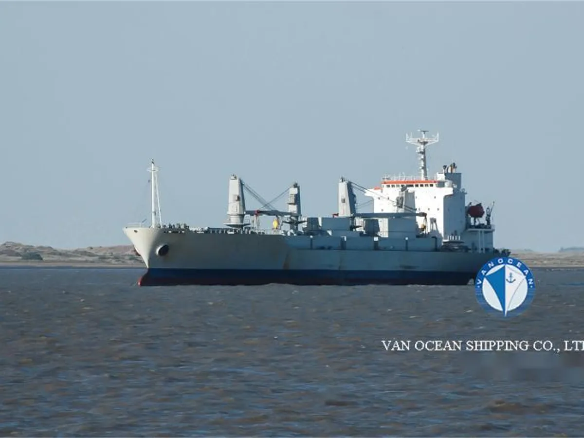 Nave refrigerata in vendita