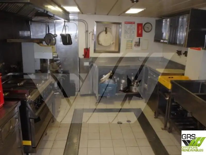 Nave di supporto in vendita