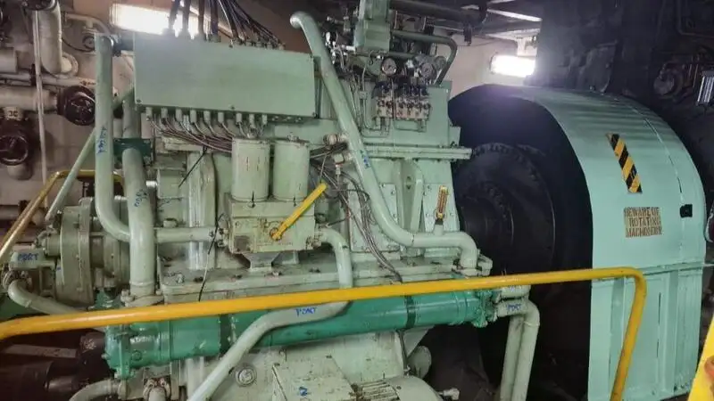 Nave di supporto in vendita