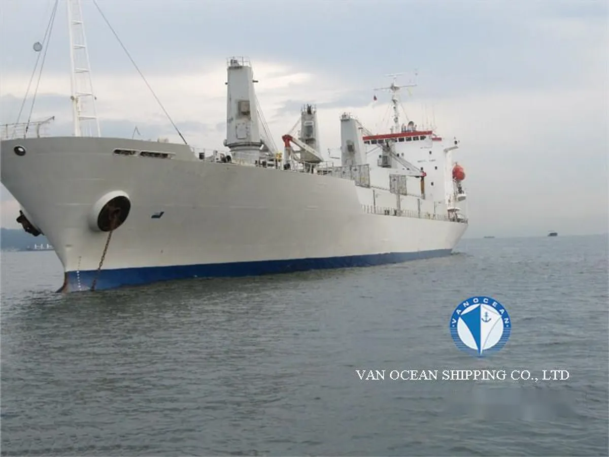 Nave refrigerata in vendita