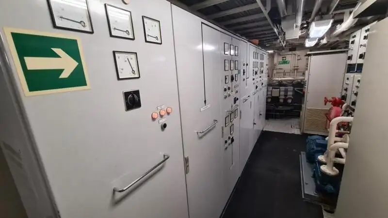 Nave di supporto in vendita