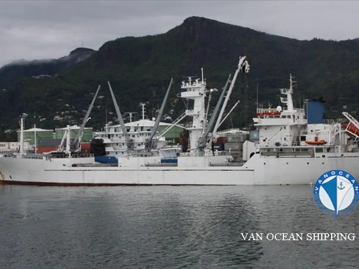 Nave refrigerata in vendita