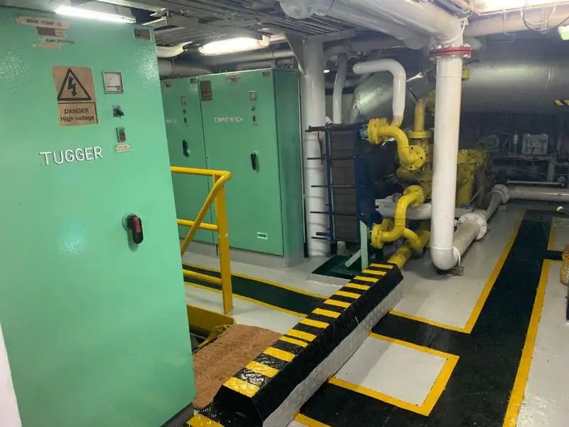 Nave di supporto in vendita