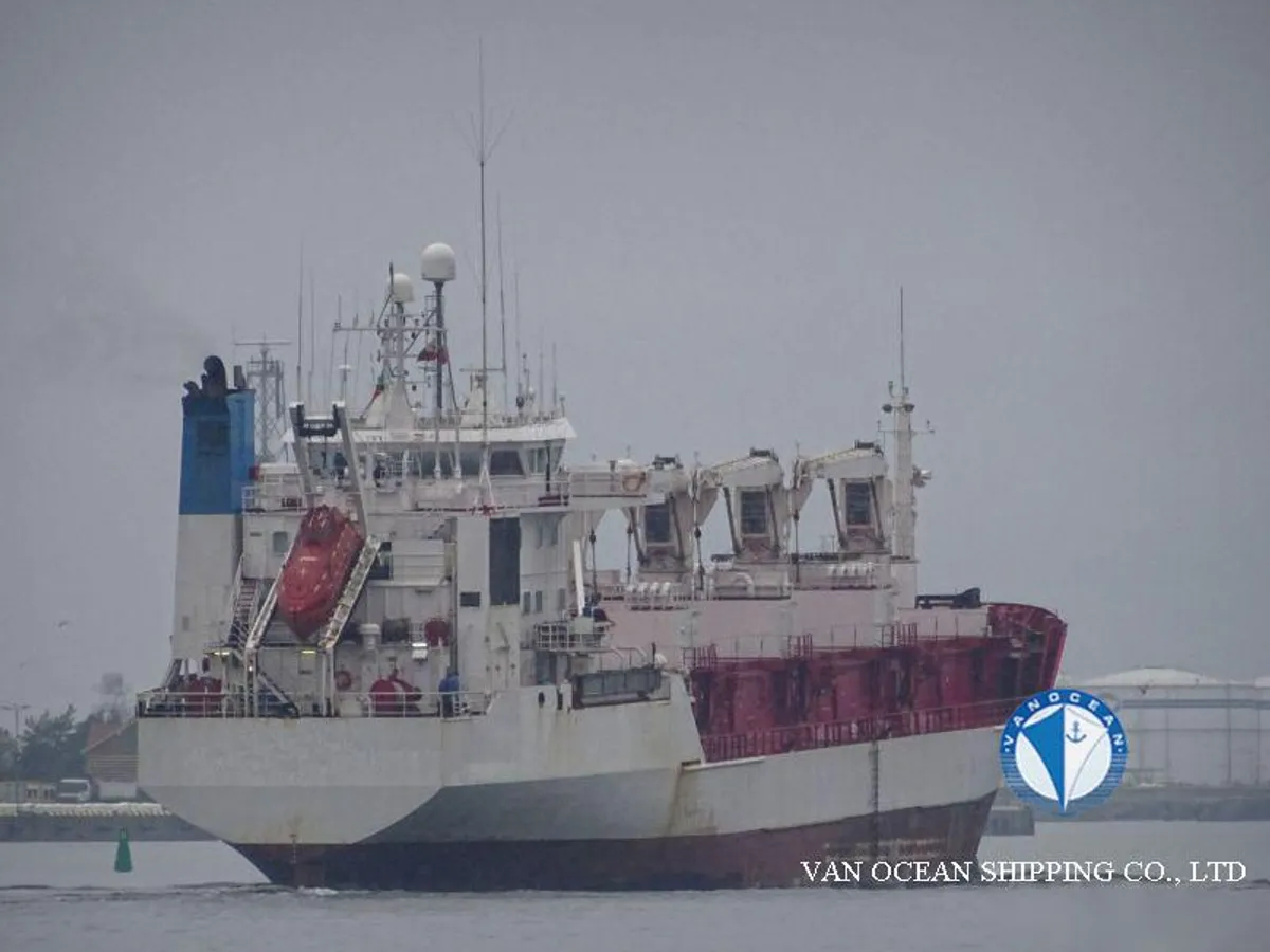 Nave refrigerata in vendita