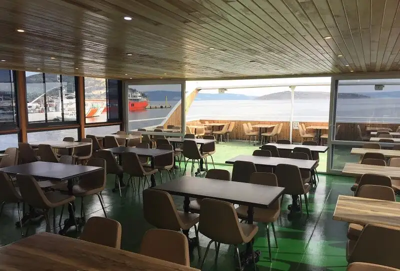 Nave ristorante in vendita