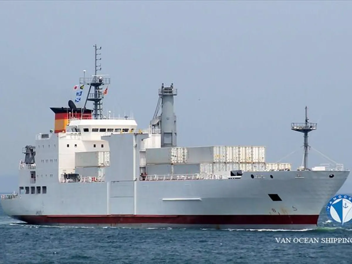 Nave refrigerata in vendita