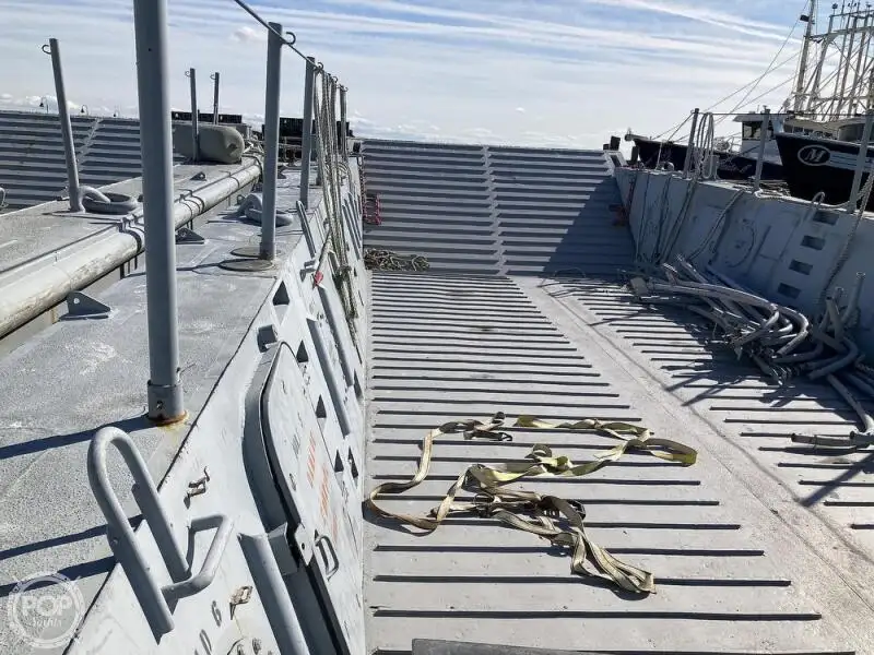 Nave da sbarco, con serbatoi in vendita