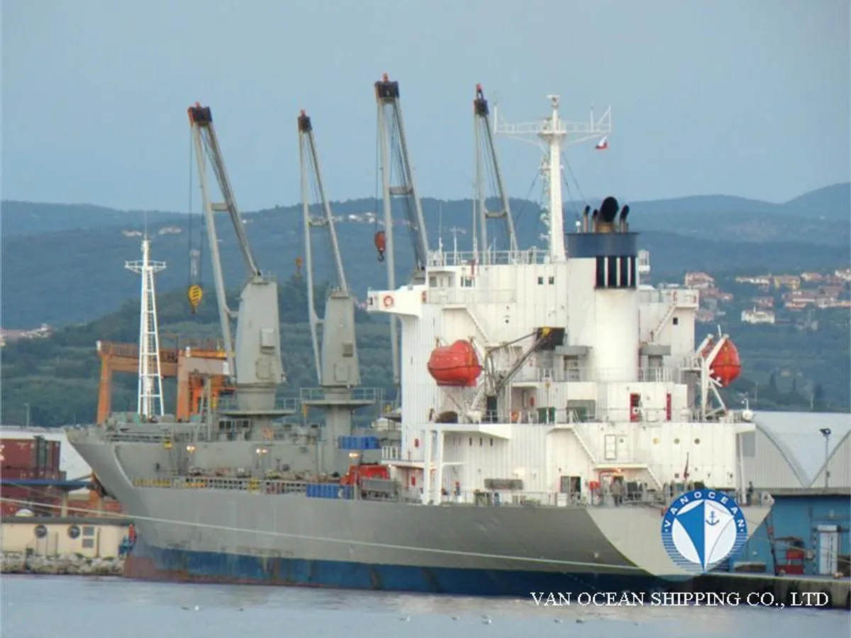 Nave refrigerata in vendita