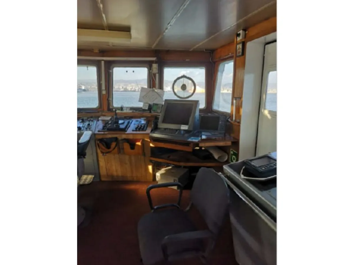 Nave di supporto in vendita