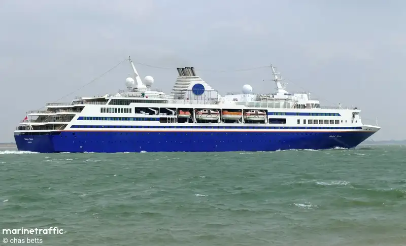 Nave passeggeri in vendita