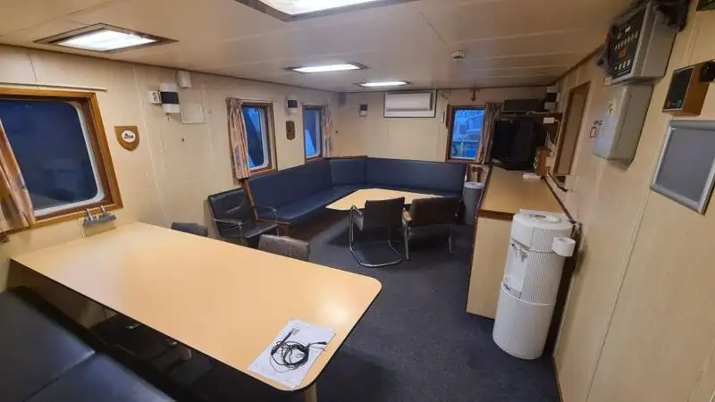 Nave di supporto in vendita