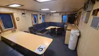 Nave di supporto in vendita