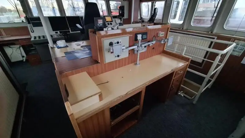 Nave di supporto in vendita