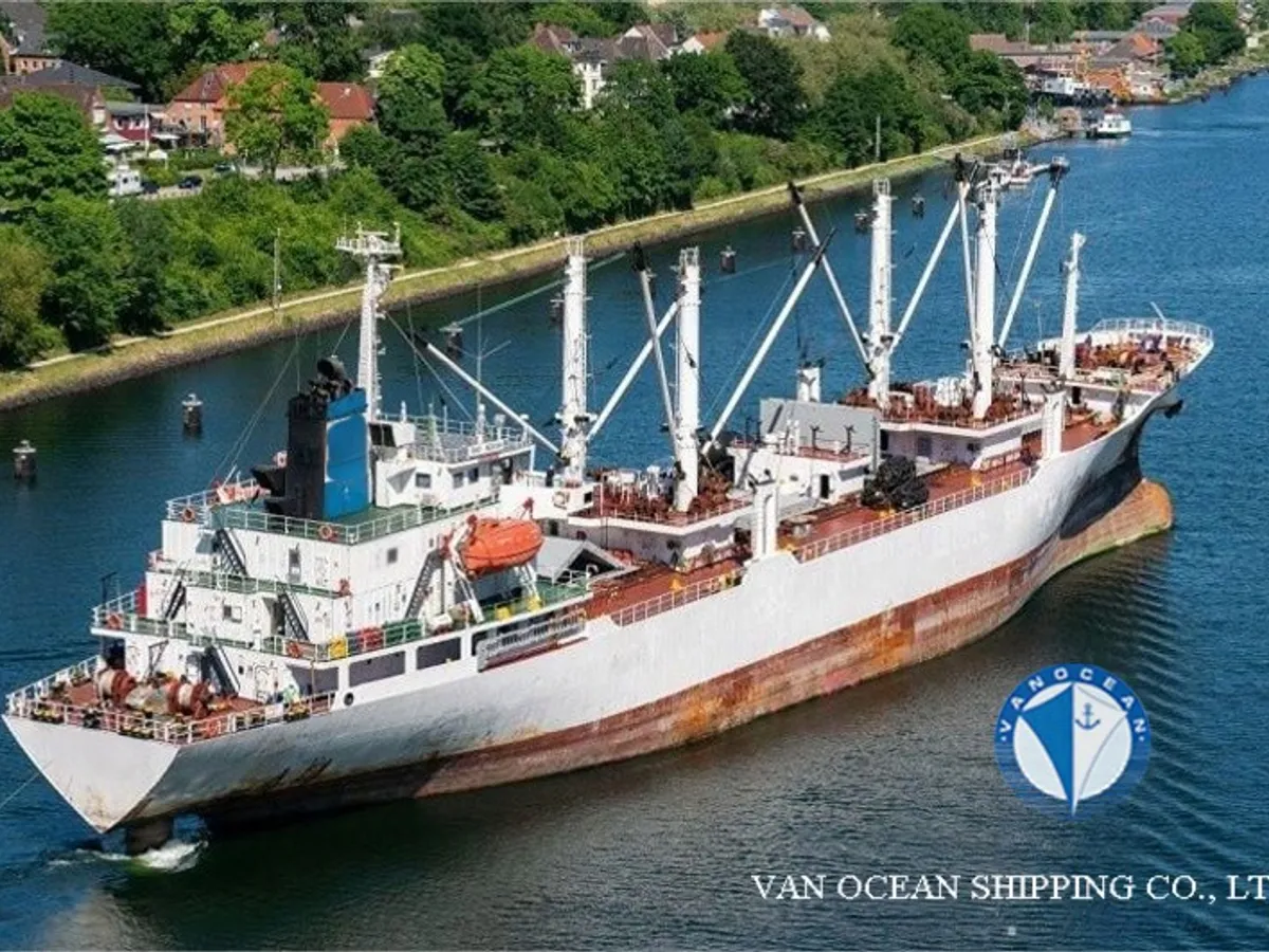 Nave refrigerata in vendita