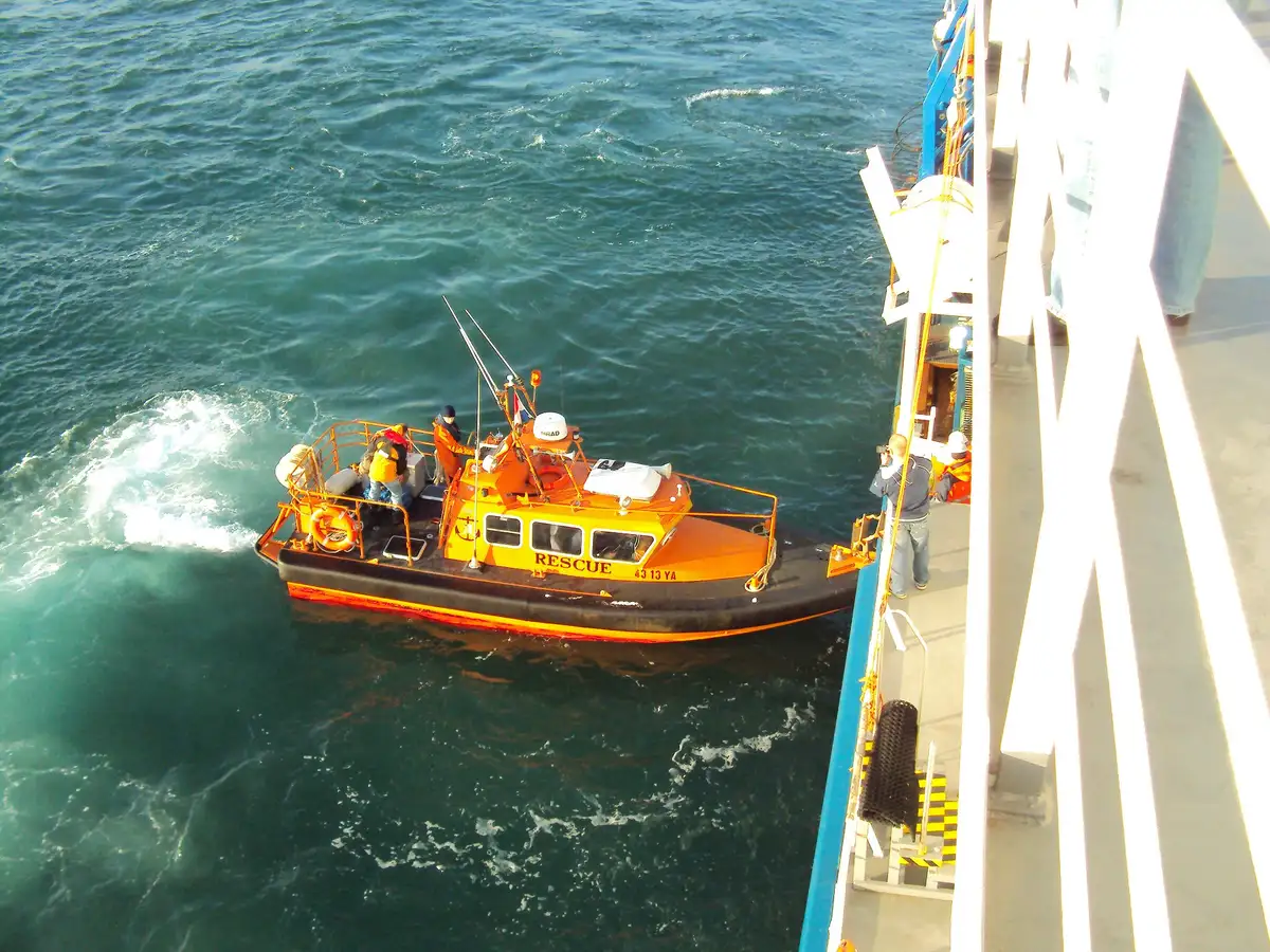 Nave da rilevamento in vendita