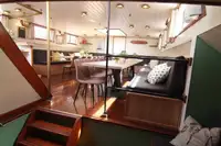 Hotel galleggiante in vendita