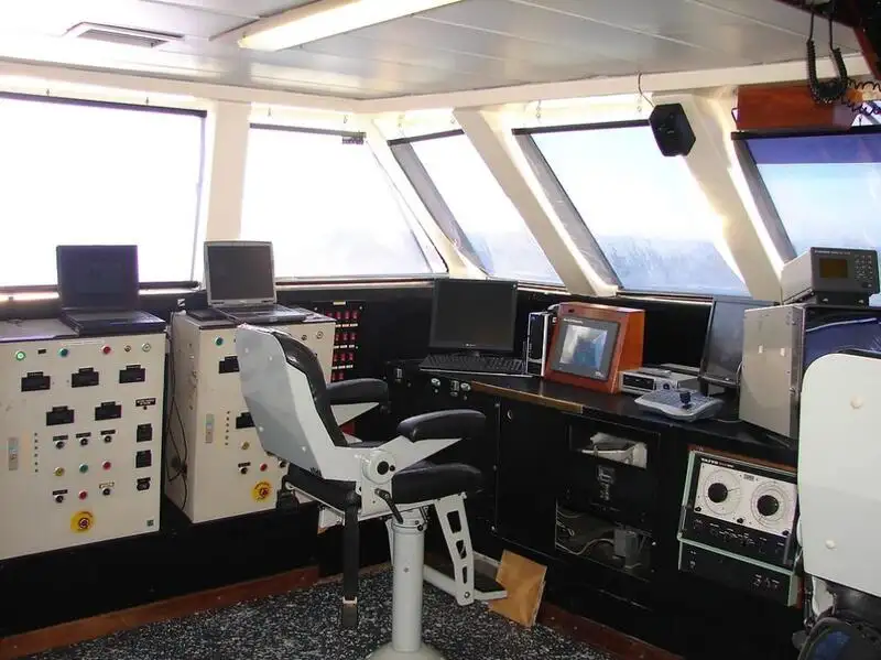 Nave da ricerca in vendita