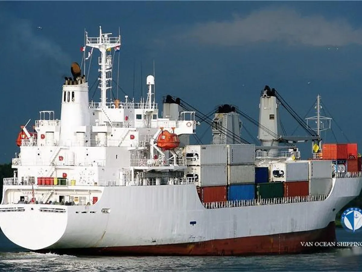 Nave refrigerata in vendita