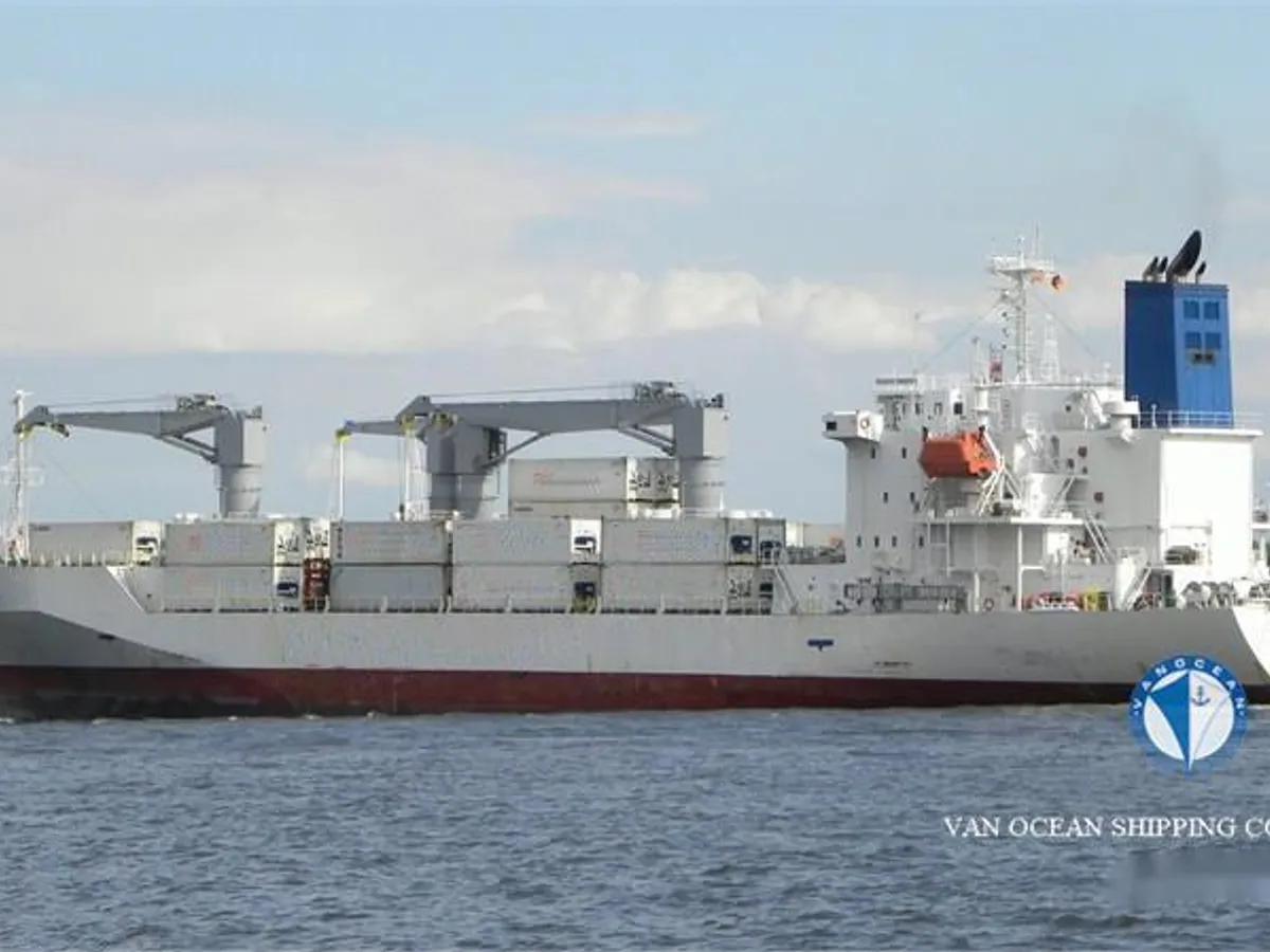 Nave refrigerata in vendita